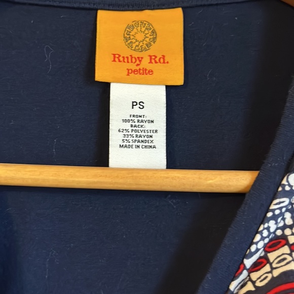 $5 for $15 Women’s red, white and blue blouse - Picture 2 of 3